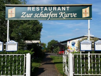 Photo: Zur scharfen Kurve